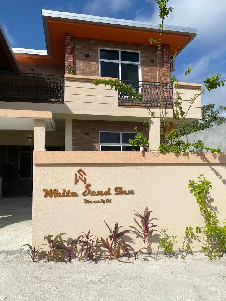 White Sand Inn, accommodation on Maamigili